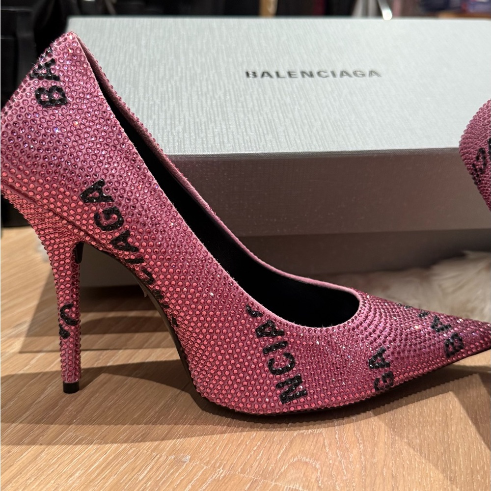 BRAND NEW Balenciaga Strass pink knife pumps